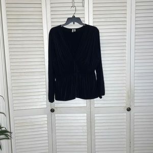 Flattering black pendulum shirt